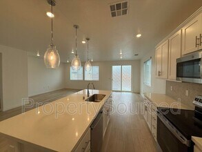 1753 Lacey Ave in Manteca, CA - Building Photo - Building Photo