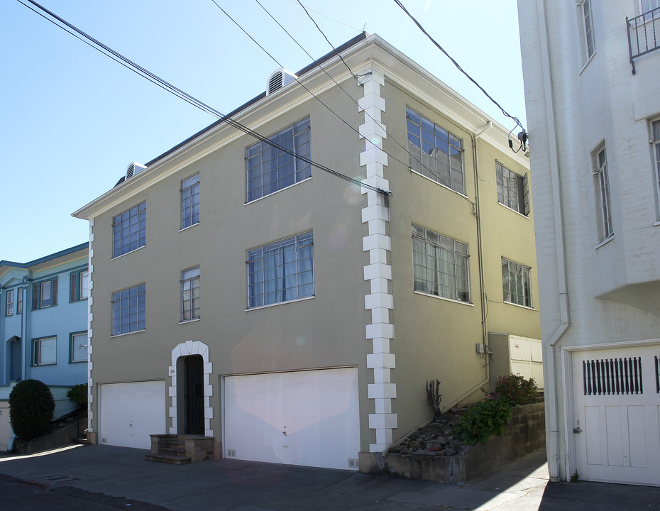 654 Beacon St in Oakland, CA - Building Photo