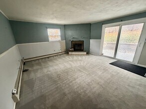 12 Todd Dr in Middletown, NY - Building Photo - Building Photo