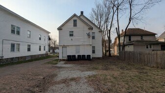 793 Boulevard St in Akron, OH - Building Photo
