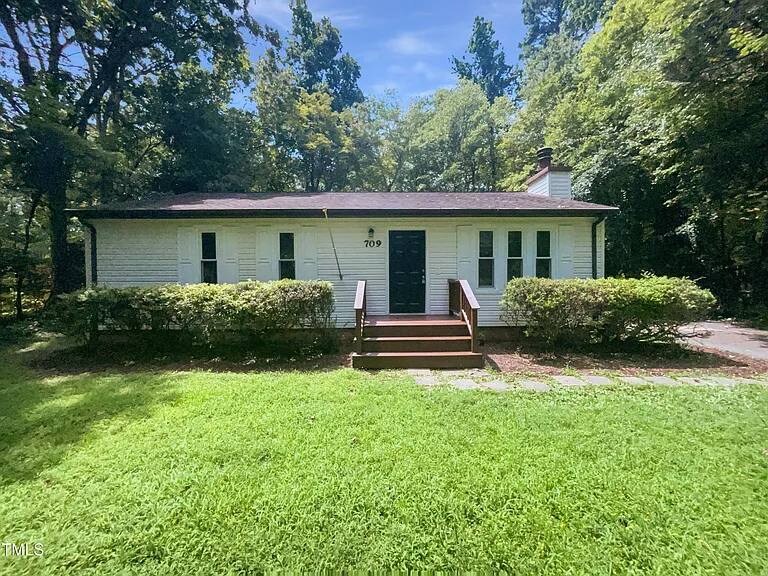 709 Wendy Way in Durham, NC - Foto de edificio