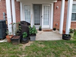 1211 Villa Ln, Unit B in Charlottesville, VA - Building Photo - Building Photo