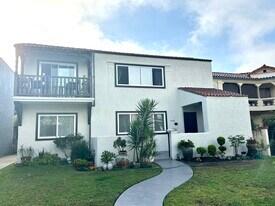 1050 S Hayworth Ave in Los Angeles, CA - Building Photo