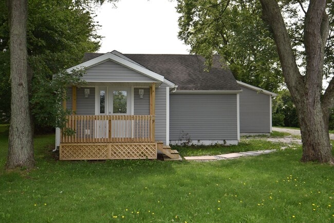 14212 IN-23 in Granger, IN - Building Photo - Building Photo