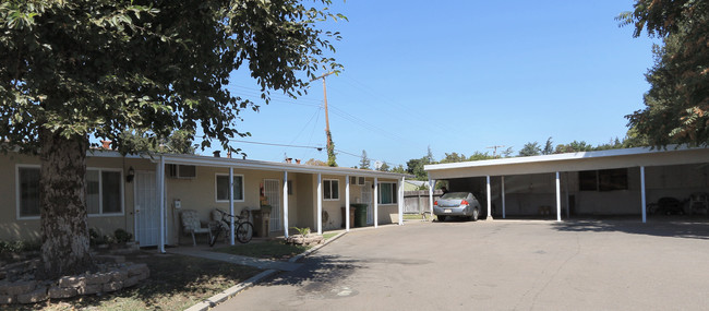 331 W Turner Rd in Lodi, CA - Foto de edificio - Building Photo