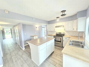 16827 Kilwinning Dr in Houston, TX - Building Photo - Building Photo