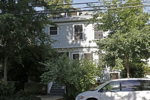 912 24th St Apartamentos