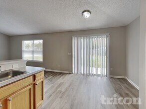 3464 Brahma Bull Cir N in Jacksonville, FL - Building Photo - Building Photo