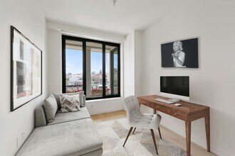 58 St Marks Pl, Unit 507 in Brooklyn, NY - Foto de edificio - Building Photo