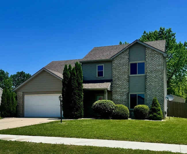12726 Country Shoal Ln in Grabill, IN - Building Photo - Building Photo