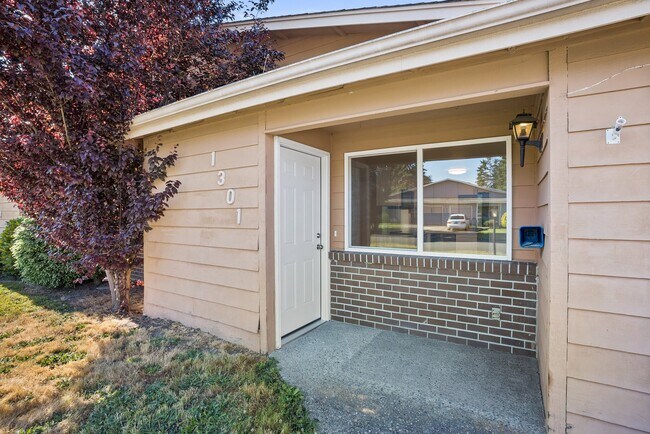 1303-1312 12th Ave NW in Puyallup, WA - Building Photo - Building Photo
