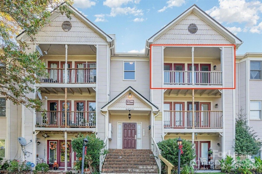 6165 Meadow Rose Ln in Charlotte, NC - Building Photo