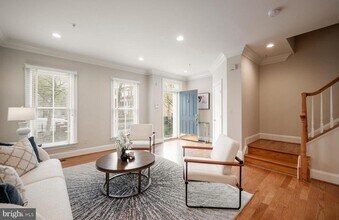 420 Cook St in Alexandria, VA - Building Photo - Building Photo