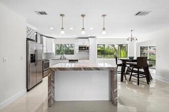 766 SW Belmont Cir, Unit 3103 in Port St. Lucie, FL - Building Photo - Building Photo