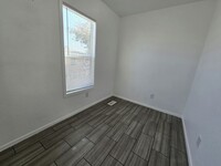 3642 Boulder Hwy in Las Vegas, NV - Building Photo - Building Photo