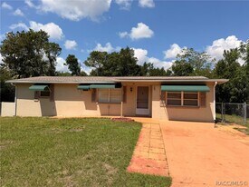 28 N Davis St in Beverly Hills, FL - Building Photo