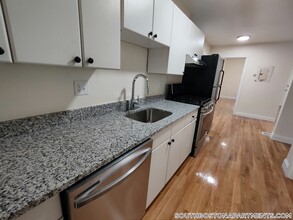 523 E 3rd St in Boston, MA - Foto de edificio - Building Photo