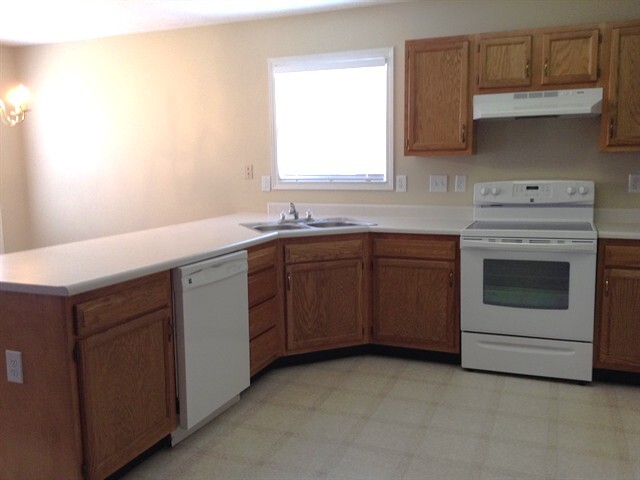 2043 River Birch Dr in Amelia, OH - Building Photo - Building Photo