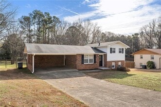 320 Crossville Ct in Roswell, GA - Building Photo - Building Photo