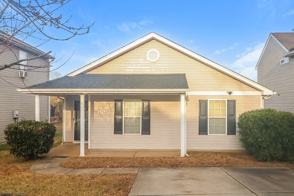 5734 Laborde Ave in Charlotte, NC - Building Photo