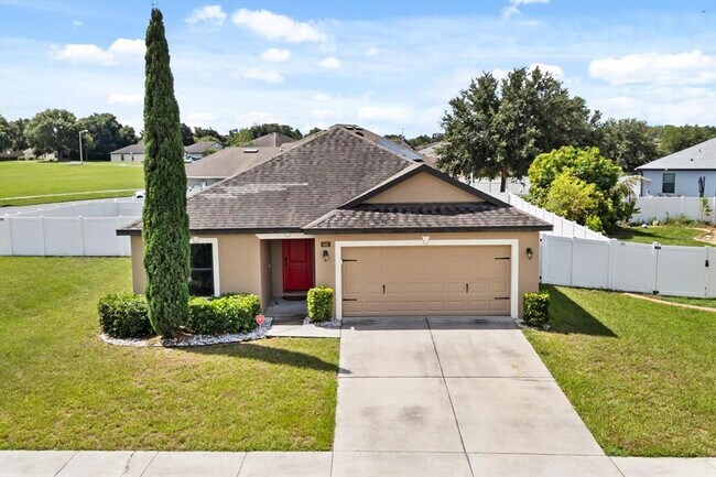 541 Antigua Ave in Tavares, FL - Building Photo - Building Photo