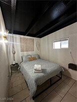 2213 E Oakey Blvd in Las Vegas, NV - Building Photo