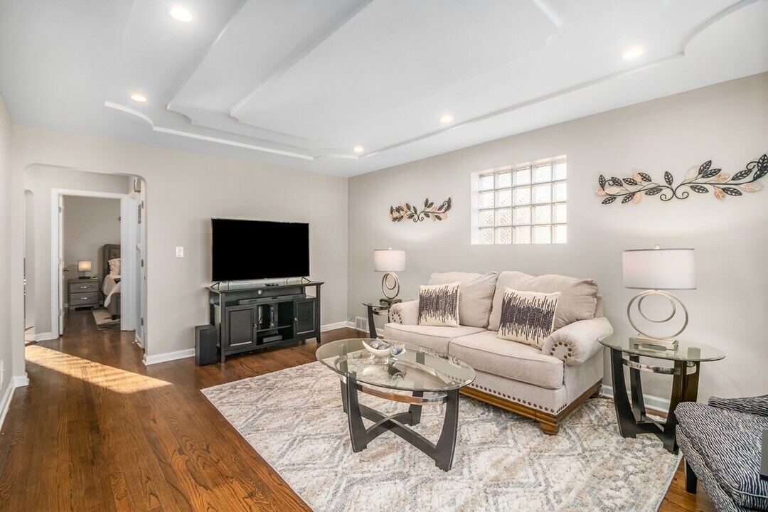 3800 S Harvey Ave in Berwyn, IL - Building Photo