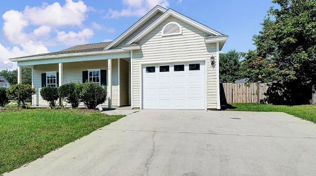 1136 Ashcroft Dr in Leland, NC - Building Photo - Building Photo