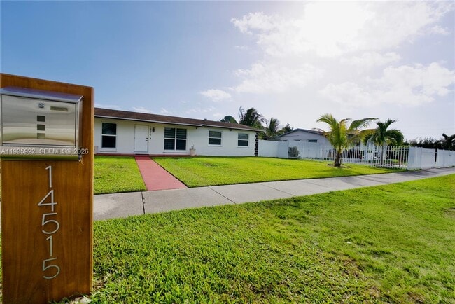 14515 SW 105th Ct in Miami, FL - Building Photo - Building Photo