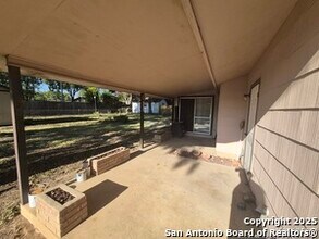 205 Maple Dr in Schertz, TX - Building Photo - Building Photo