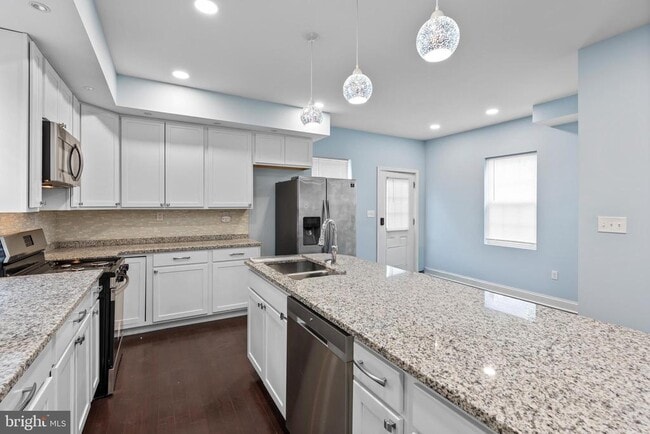 5104 Midwood Ave in Baltimore, MD - Building Photo - Building Photo