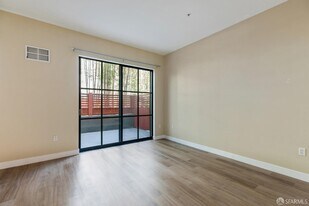 88 Townsend St in San Francisco, CA - Building Photo