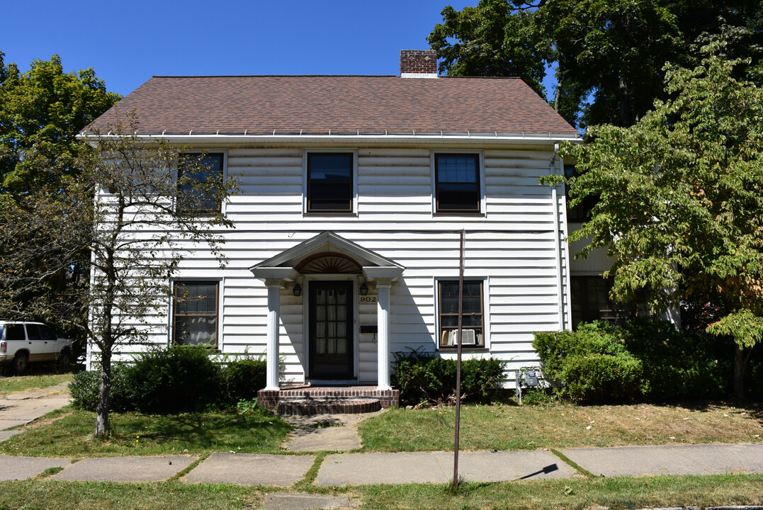 902 Liberty St in Meadville, PA - Building Photo