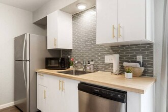 802 Ramble Ln in Austin, TX - Building Photo - Building Photo