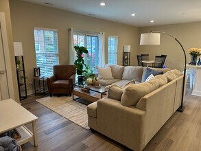 319 S Glendale Ave in Barrington, IL - Building Photo - Building Photo