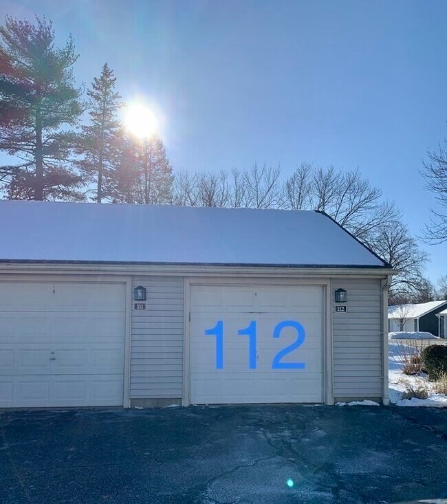 112 Beacon Park Rd in Webster, MA - Building Photo - Building Photo