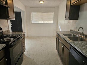 410 E 9th St in Elgin, TX - Building Photo - Building Photo