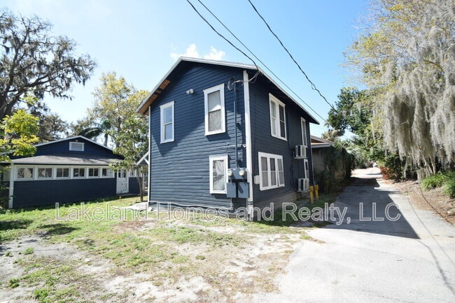 906 Vistabula St in Lakeland, FL - Building Photo - Building Photo