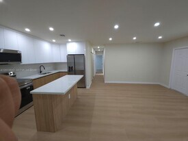 720 NW 33rd Terrace in Fort Lauderdale, FL - Building Photo