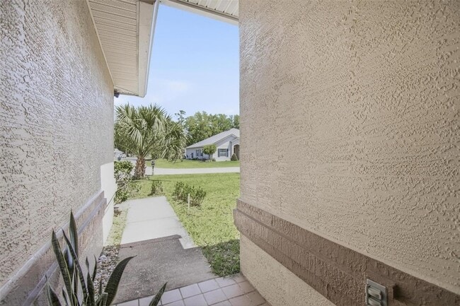 14 Westmoreland Dr in Palm Coast, FL - Foto de edificio - Building Photo