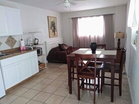 13925 NE 16th Ave in North Miami, FL - Building Photo