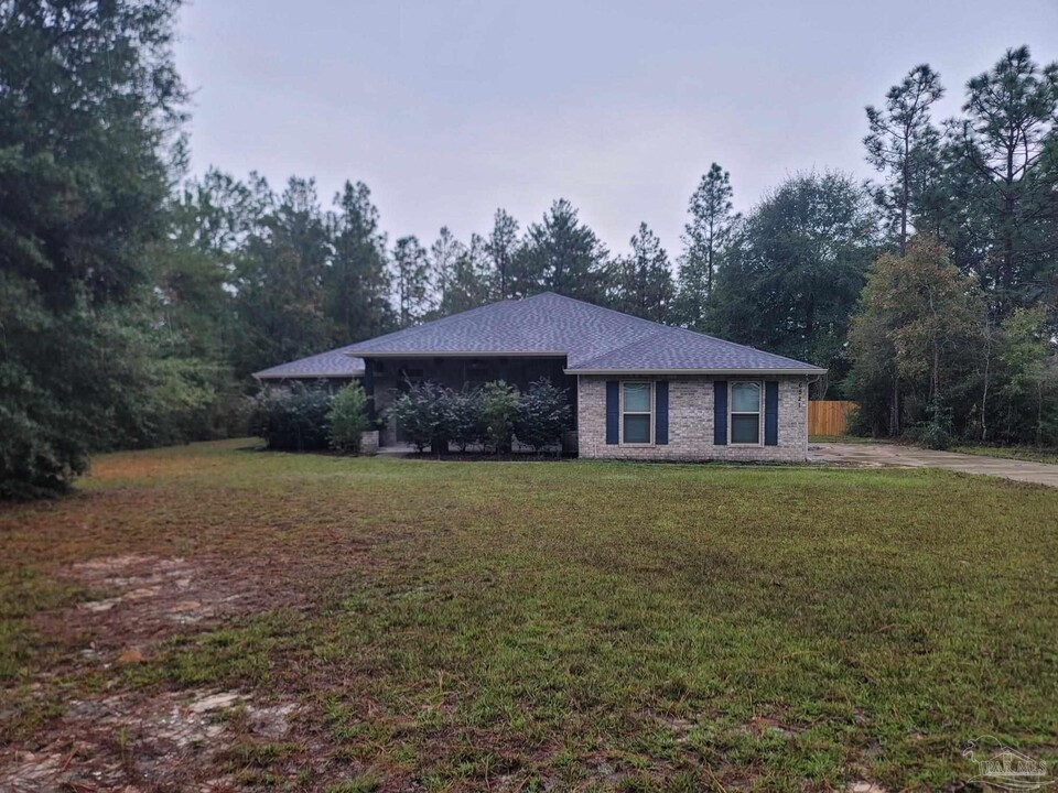 6521 Welannee Blvd in Laurel Hill, FL - Building Photo