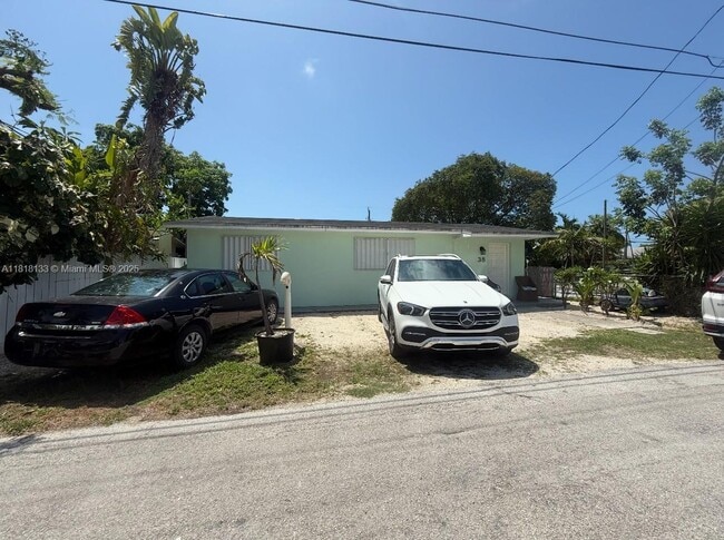 38 Silver Springs Dr