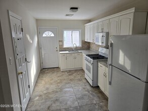 420 St Thomas Dr in Toms River, NJ - Building Photo - Building Photo