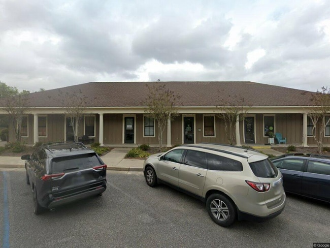 property at 880 Holcomb Blvd