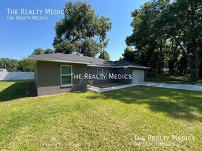 7593 SW 82nd St in Ocala, FL - Building Photo - Building Photo