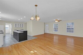 9469 Glass Rd, Unit 01-0105 in Hayes, VA - Building Photo - Building Photo