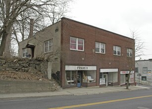 450 N Main St in Brewster, NY - Foto de edificio - Building Photo