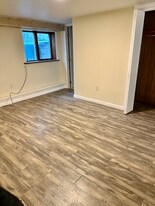 211 Easterly Pkwy in State College, PA - Building Photo