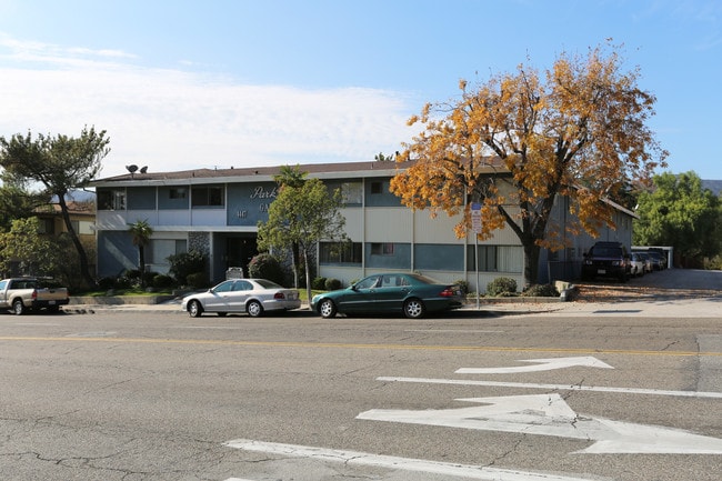 Park View Gardens in Montrose, CA - Foto de edificio - Building Photo
